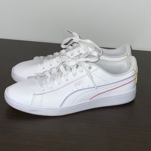 BRAND NEW NEVER WORN NIB Puma Vikky V2 White